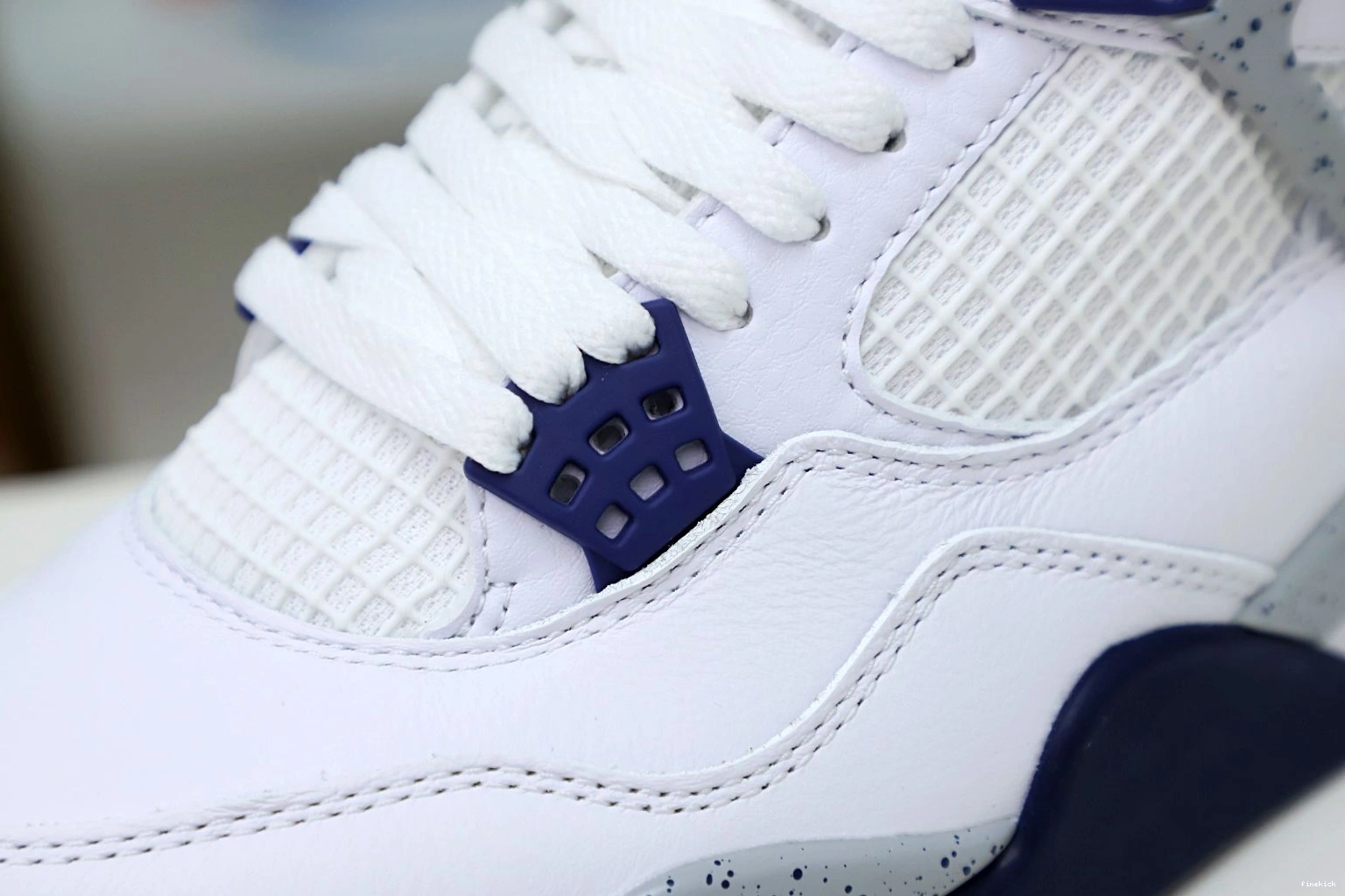 JORDAN 4 RETRO NAVY